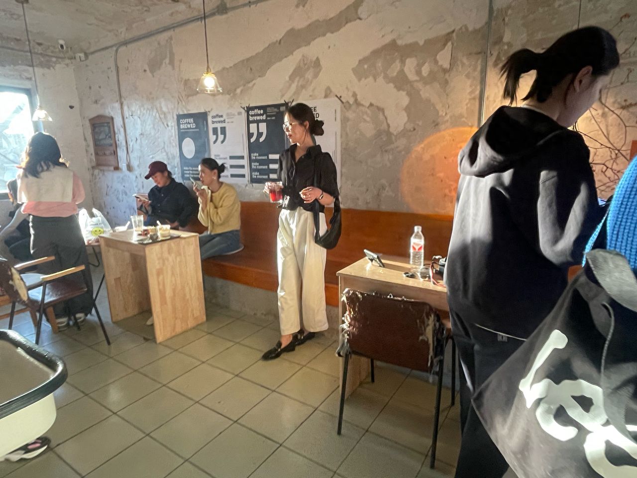 Arrive at the filming location. — step-by-step photo guide