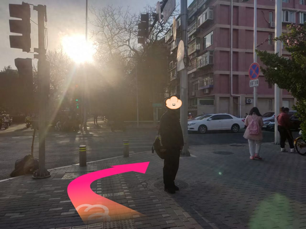 Turn right at the traffic light and go straight for 500 meters. — step-by-step photo guide