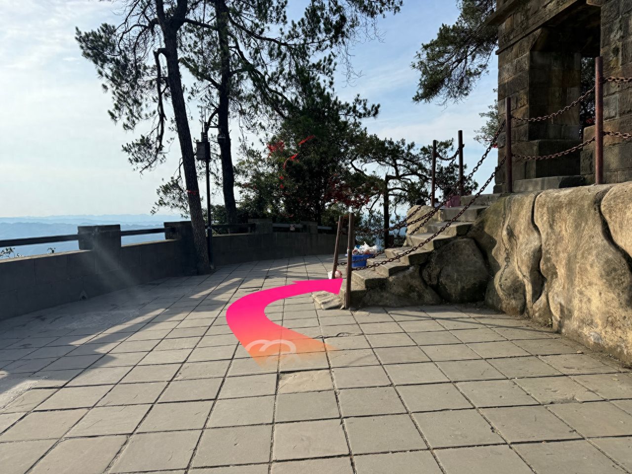 Go straight for 30 meters and then turn right. — step-by-step photo guide