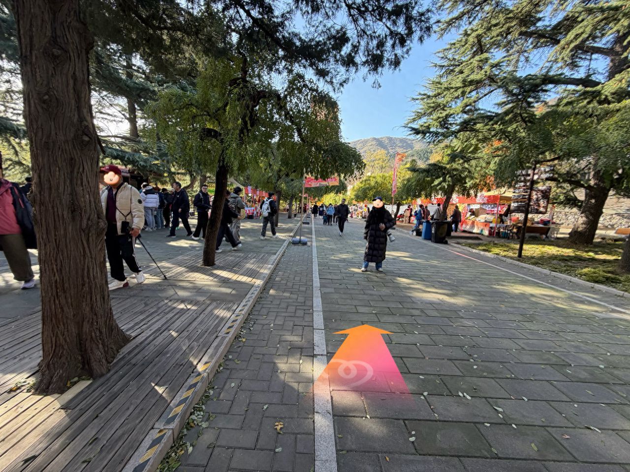 After entering, walk straight for about 450 meters. — step-by-step photo guide