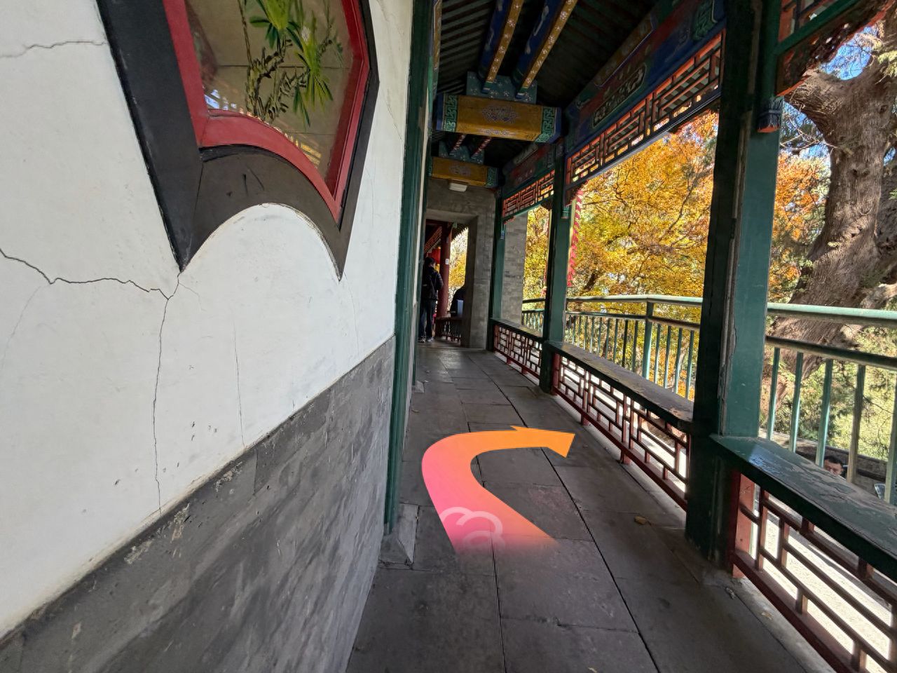 Go to the bench on the right. — step-by-step photo guide