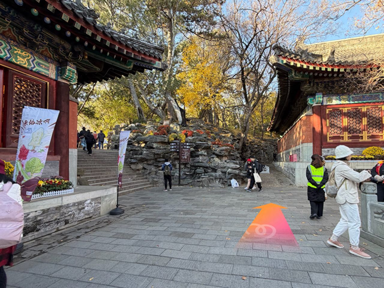 Walk straight for about 30 meters and head to the steps behind the Qinzhen Palace. — step-by-step photo guide