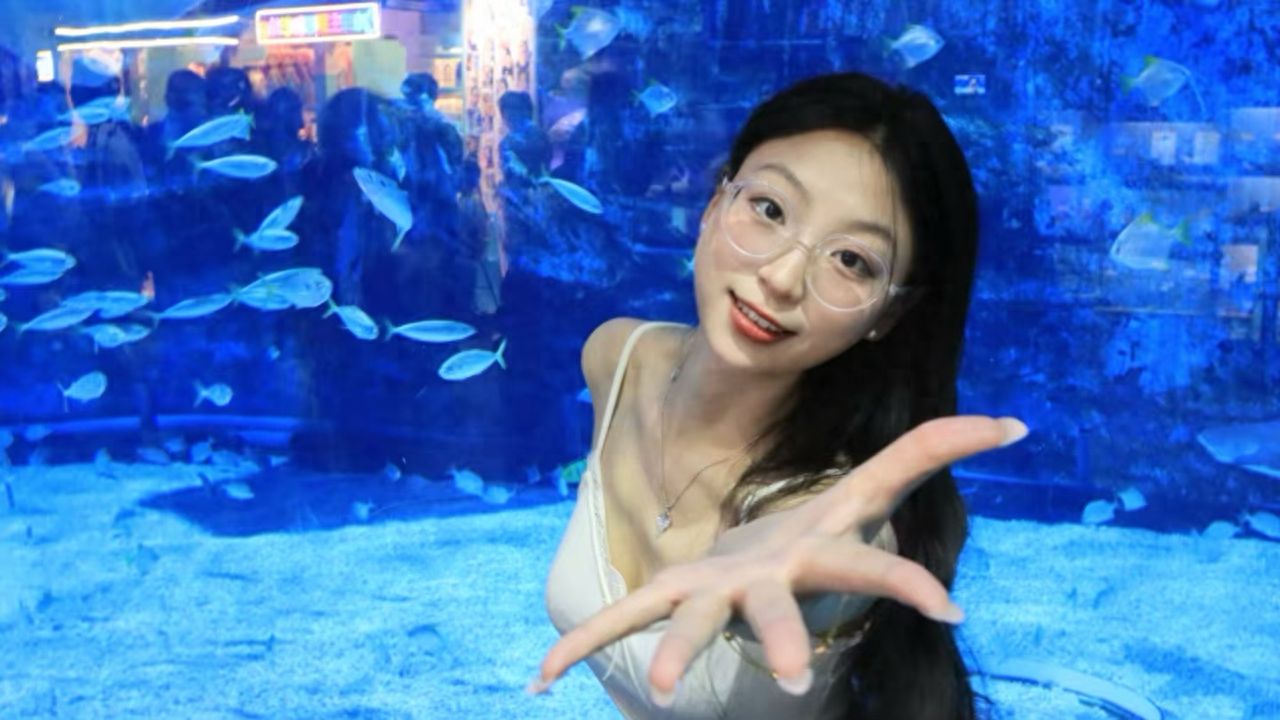Photo by Beijing Aquarium - in front of the fish tank