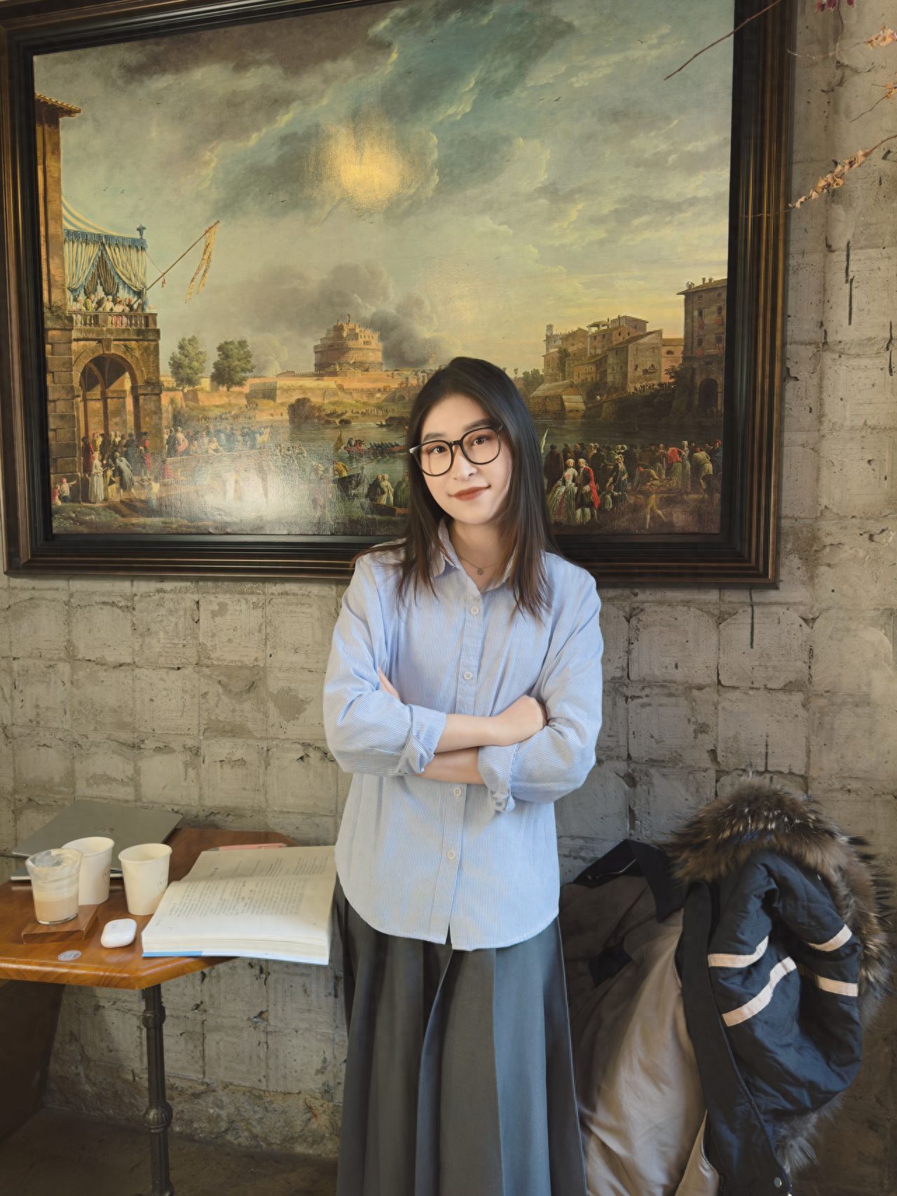 Photo by Tie Shou Coffee Manufacturing Bureau (Dongsi Branch) - In Front of Classical Paintings