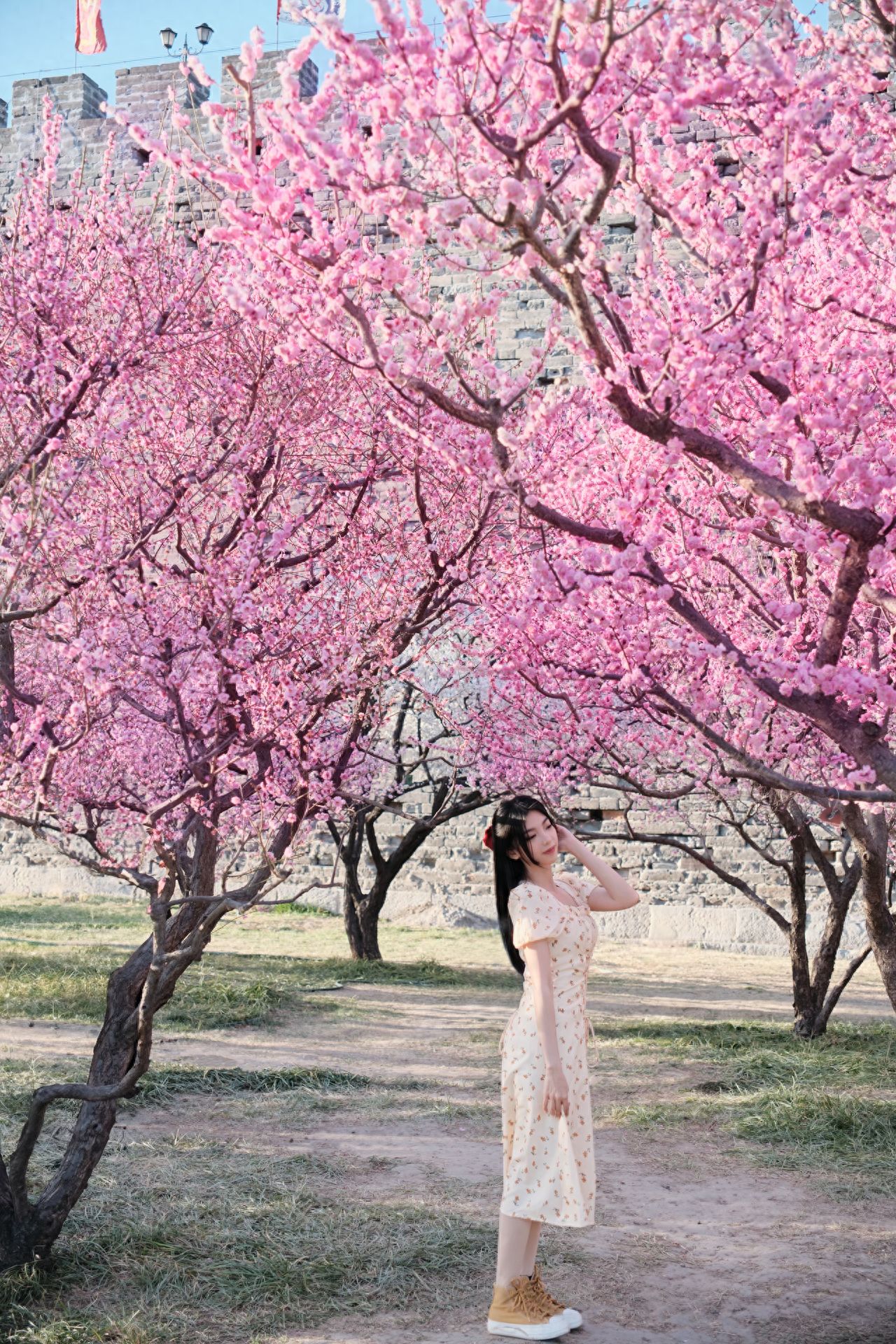 Photo by Beijing Ming City Wall Ruins Park - Meilin under the City Wall