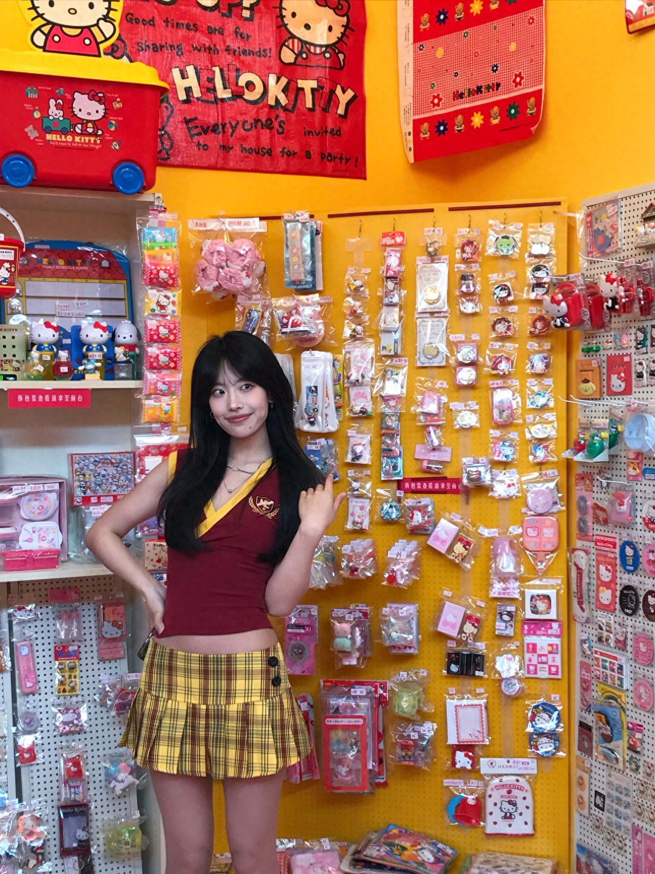 Photo by "Thousand Cats Club - Kitty Charm Display Window"