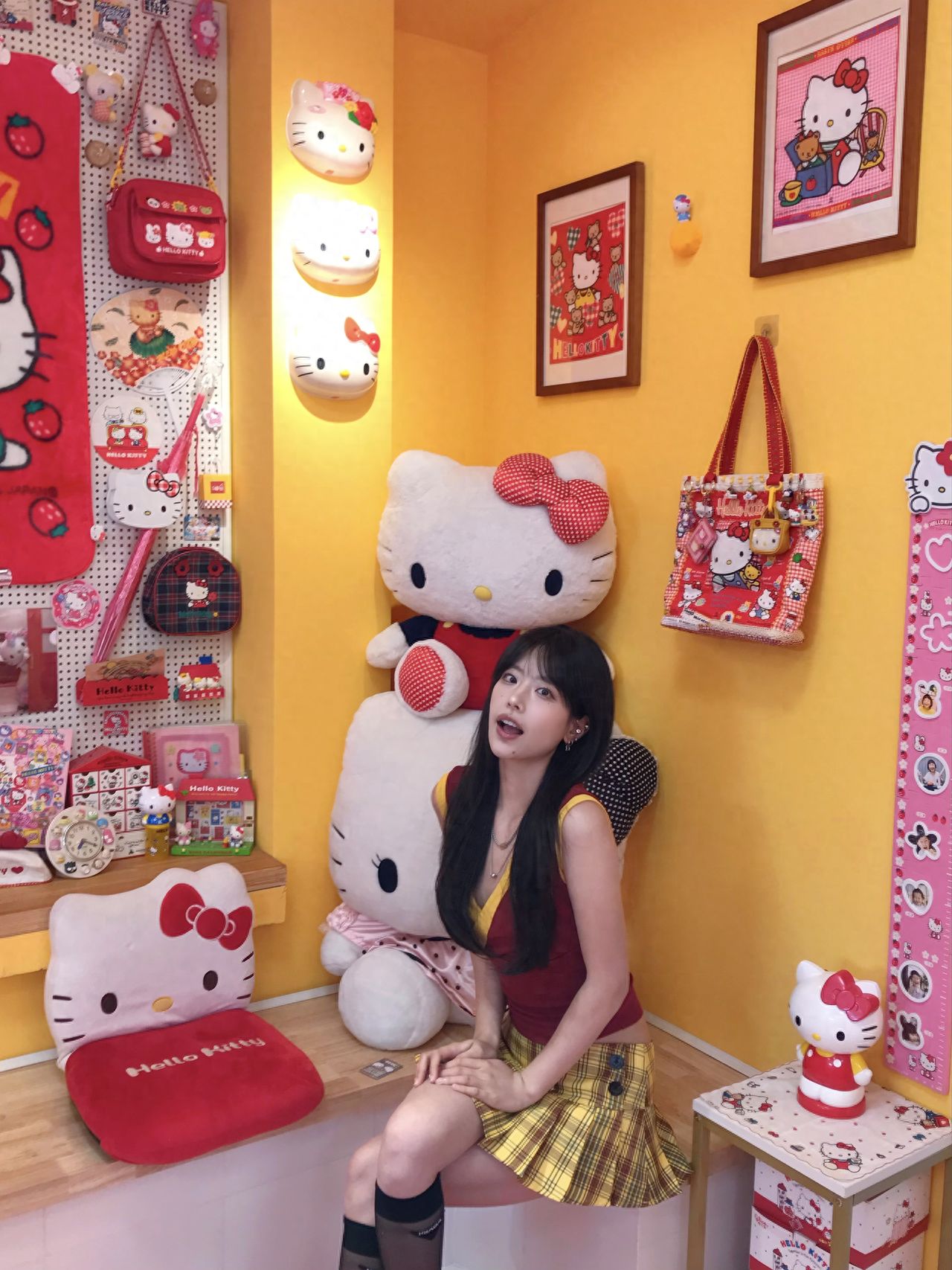 Photo by Thousand Cats Club - Wall Side Seating