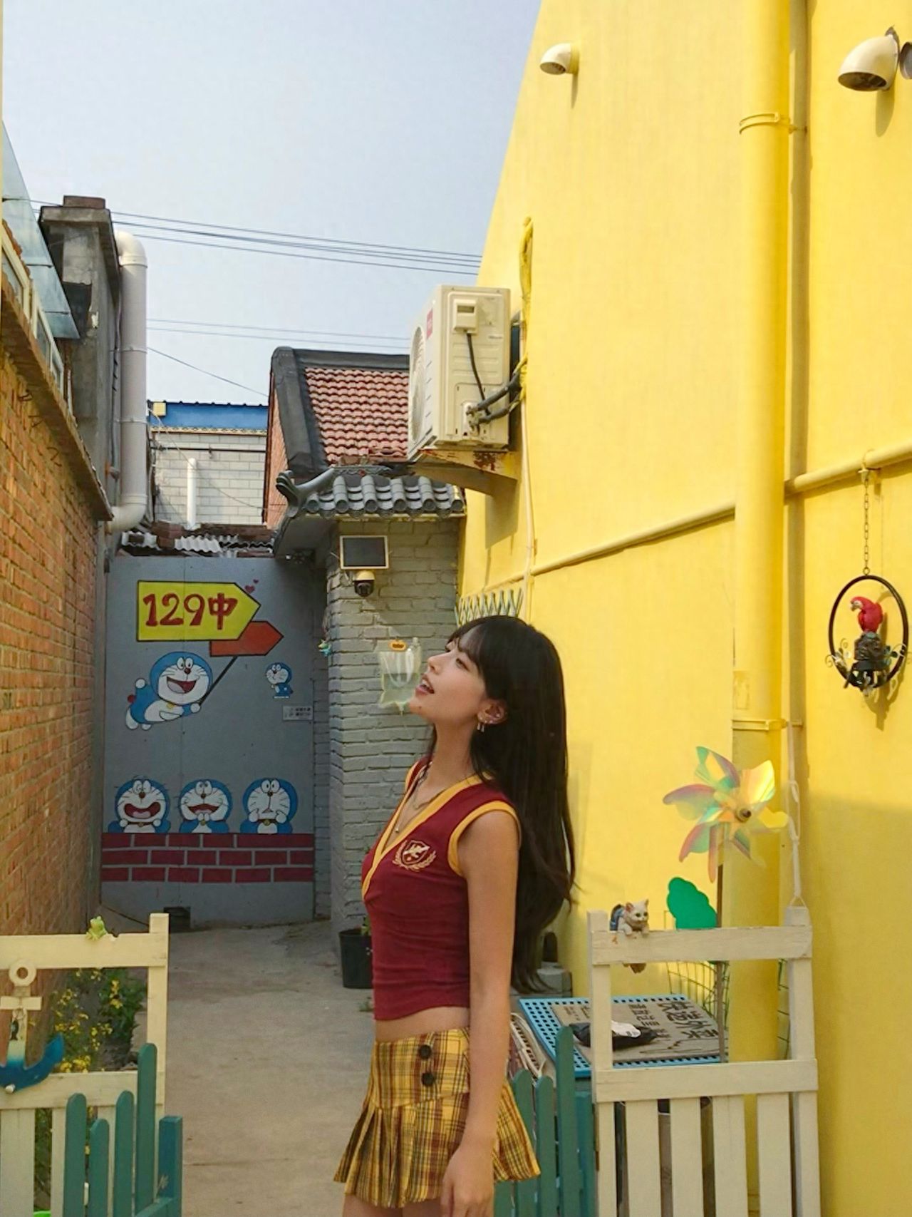 Photo by Thousand Cats Gathering - Little Alley Outside the Door