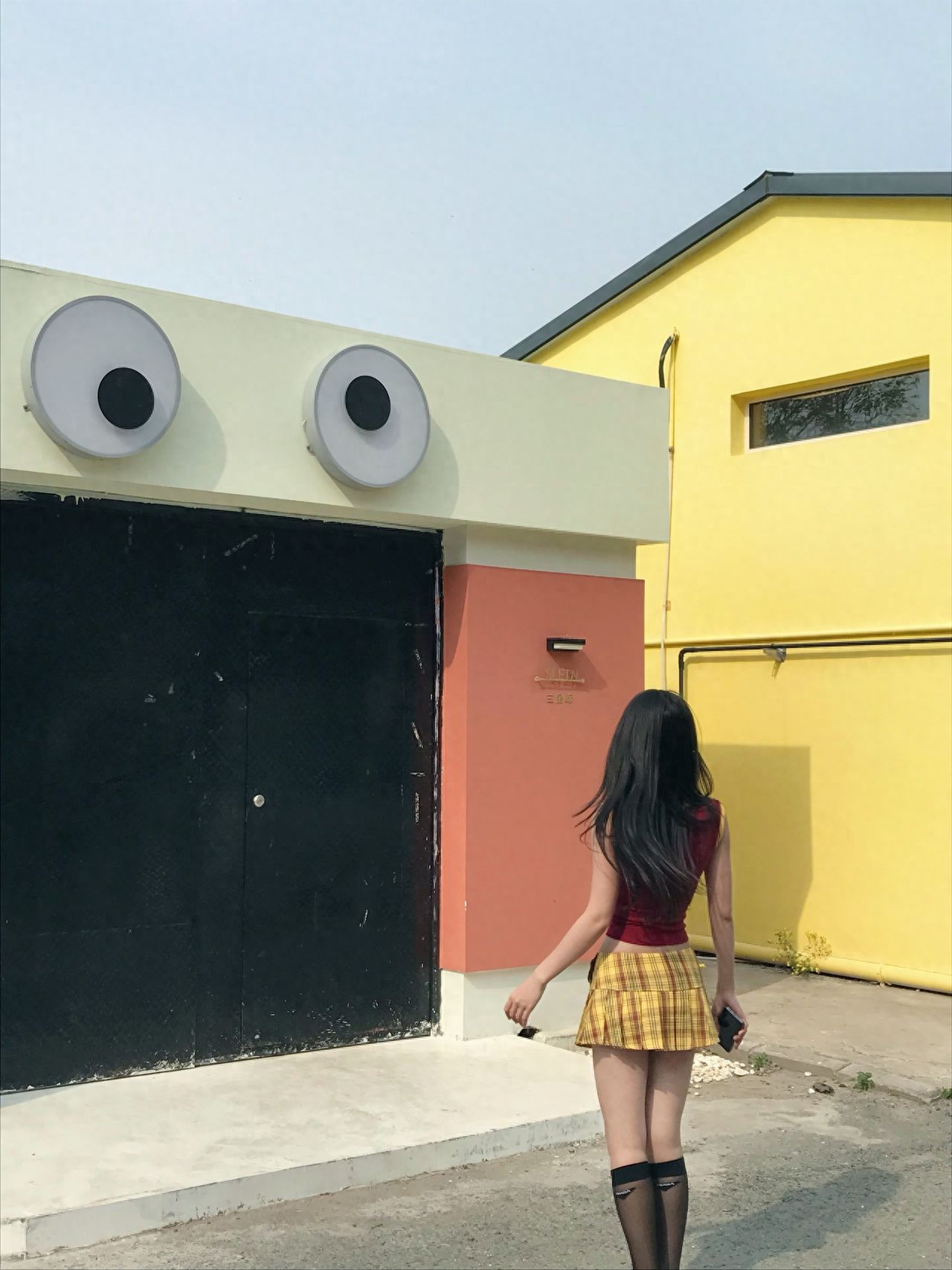 Photo by Thousand Cats Club - Big Eyes Storefront