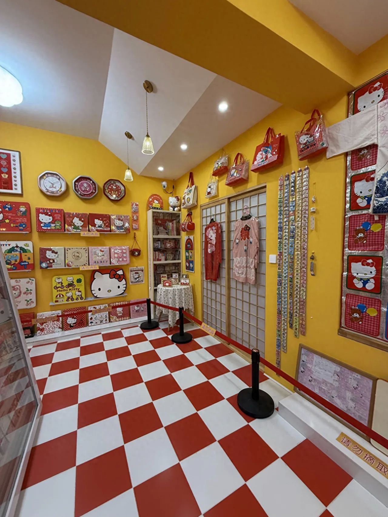 Photo by Hello Kitty Themed Decorations - Gathering of a Thousand Cats