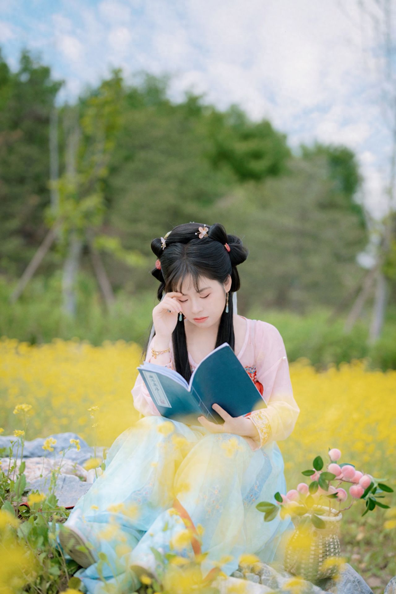 Photo by Beijing Wenyu River Park - Yunshang Terraced Fields Rapeseed Flowers
