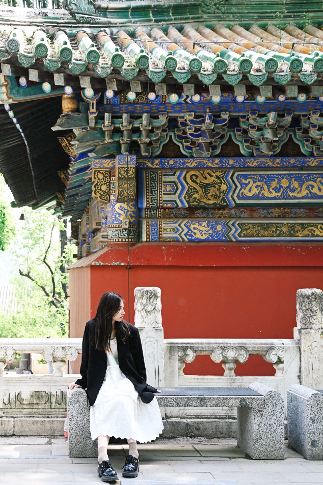 Photo by Tanzhe Temple - Under the eaves of the Mahavira Hall