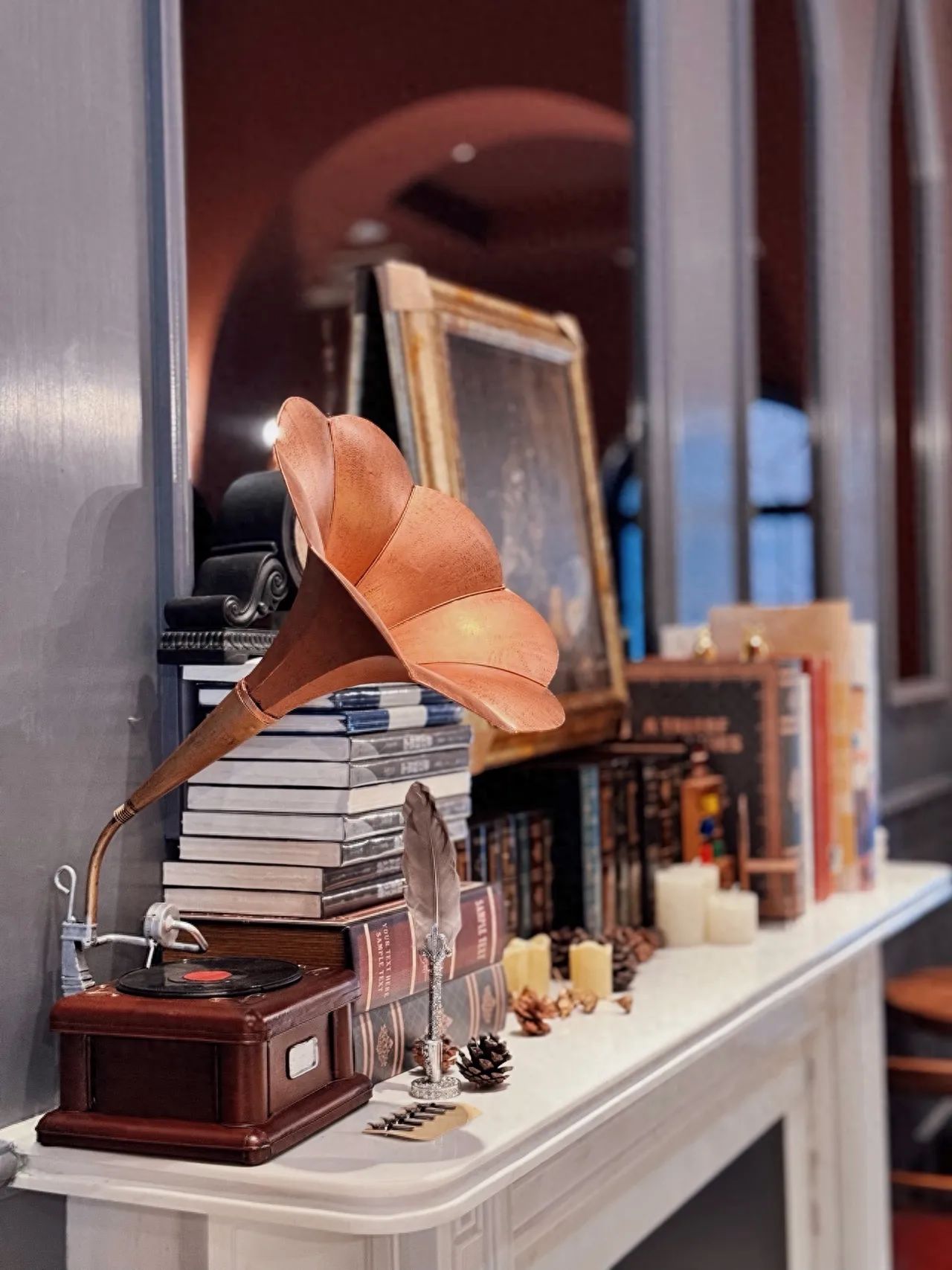 Photo by Xianqi Coffee and Oil Painting Court - Gramophone Counter Landscape