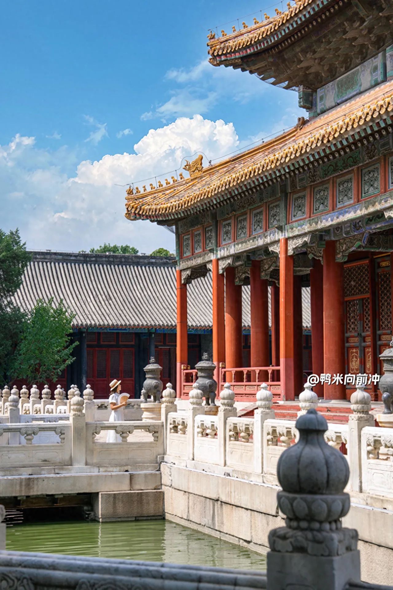 Photo by Confucius Temple and the Imperial Academy Museum - Take a photo with the stone railings in front of the Piyong Hall.
