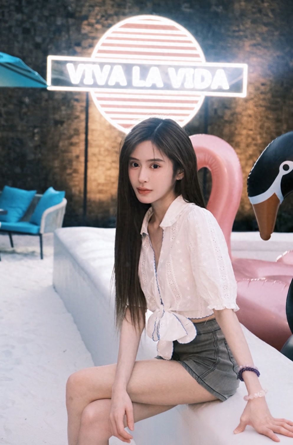 Huashan Garden - By the Pool — photo spot in Huashan Garden, China