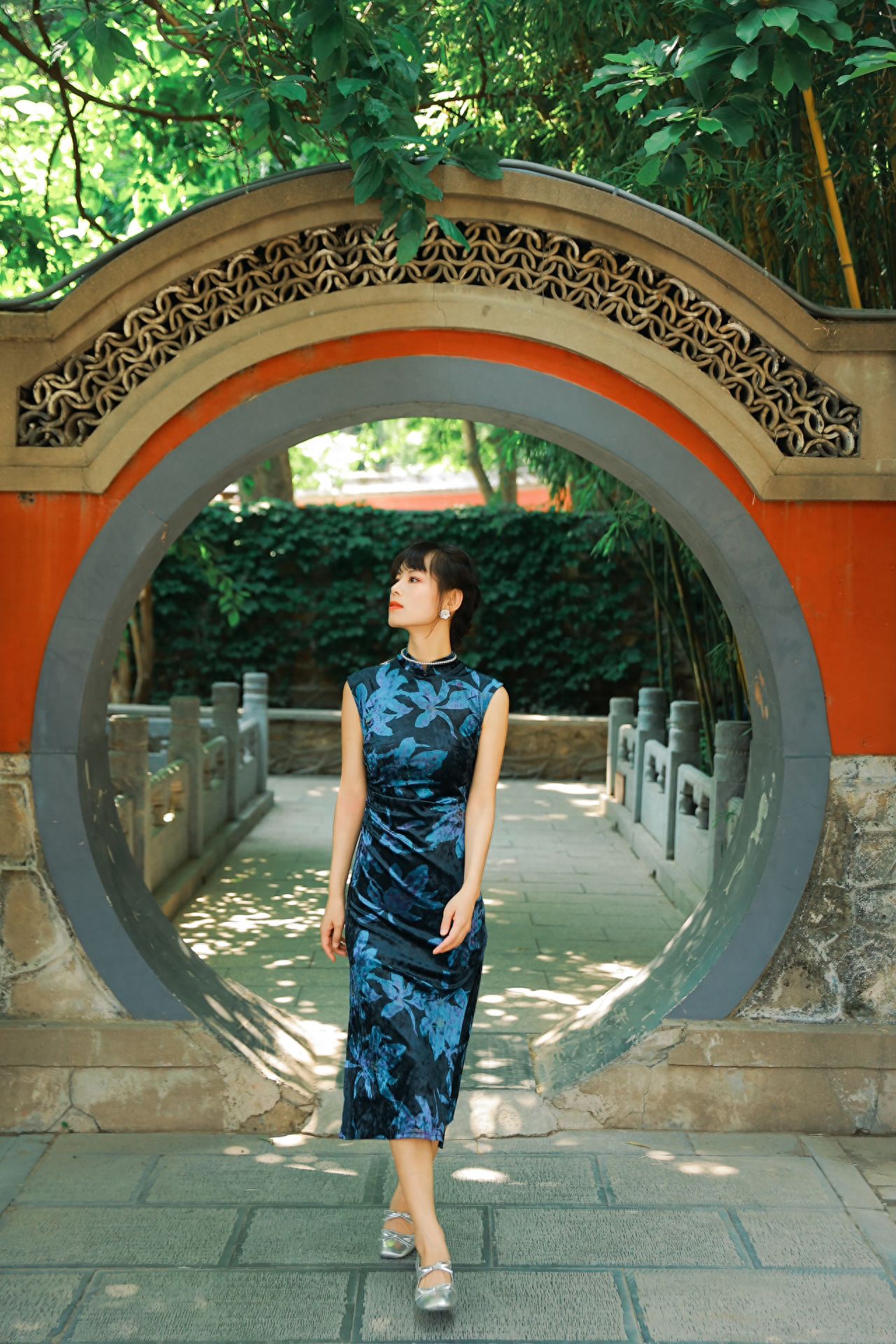 Photo by Tanzhe Temple - Round Gate