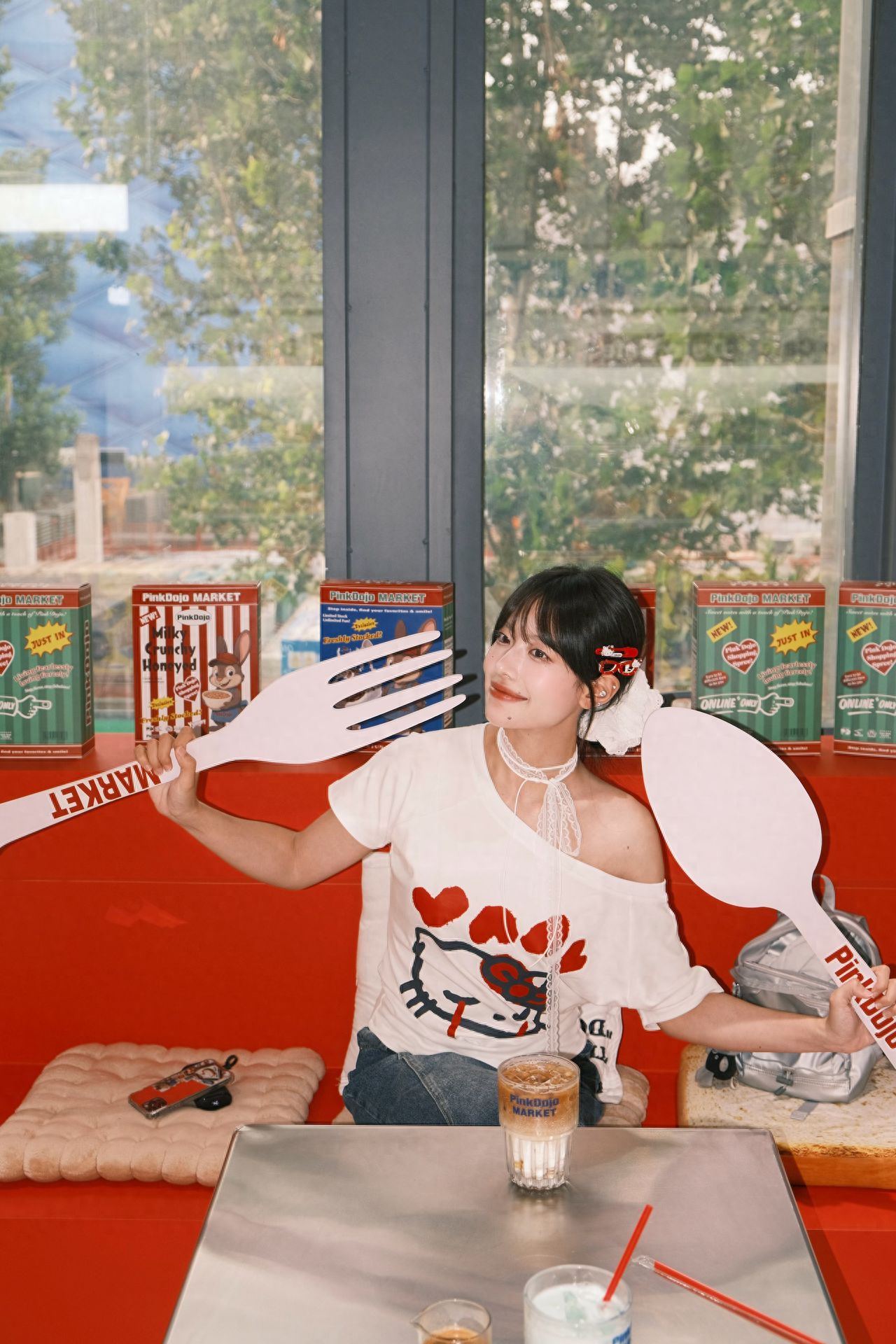 Photo by Beijing PinkDojo - Red Seating