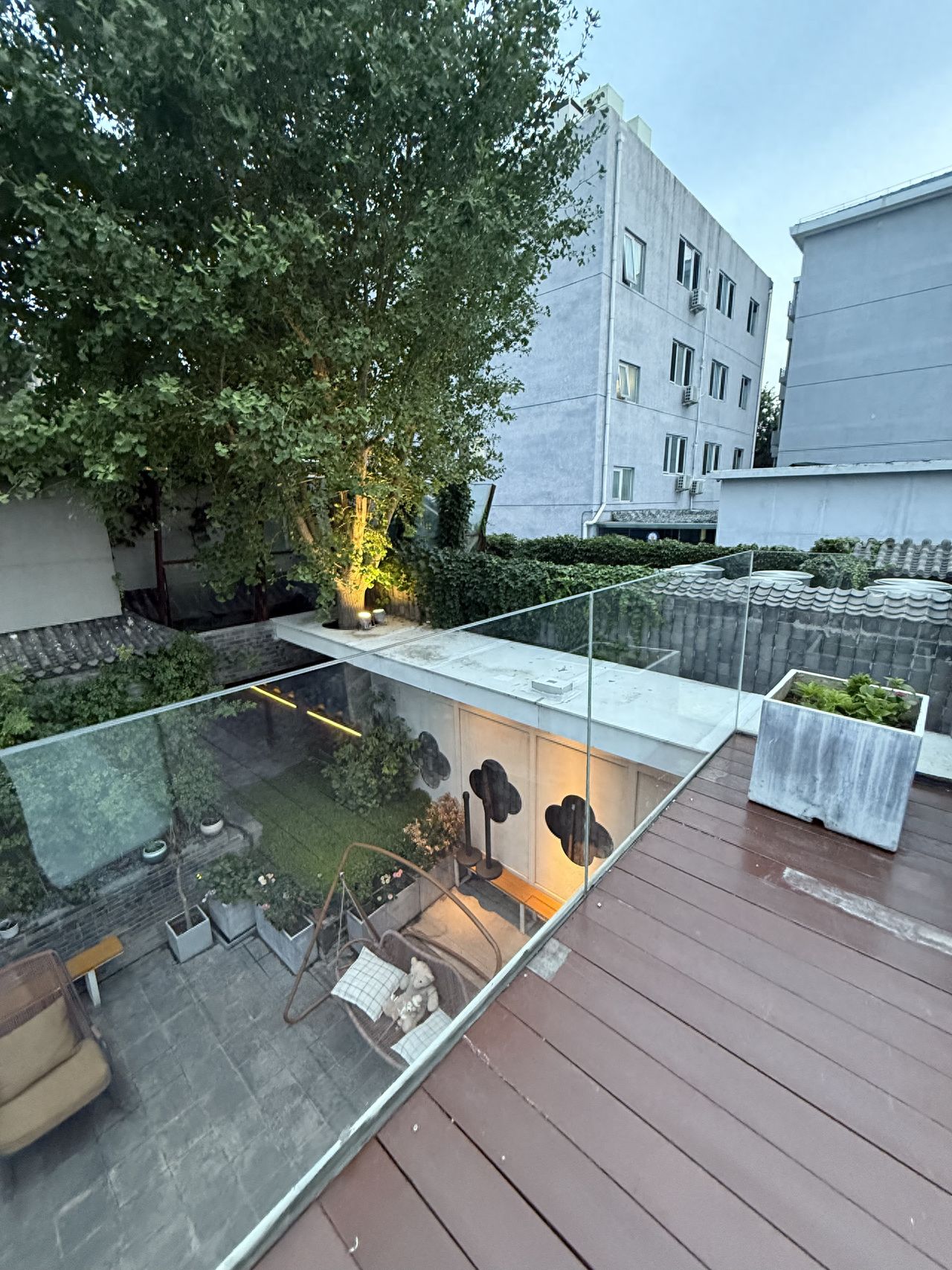 The land of Yi mat - Terrace overlooking the swing seats — photo spot in Yi Xi Zhi Di, China