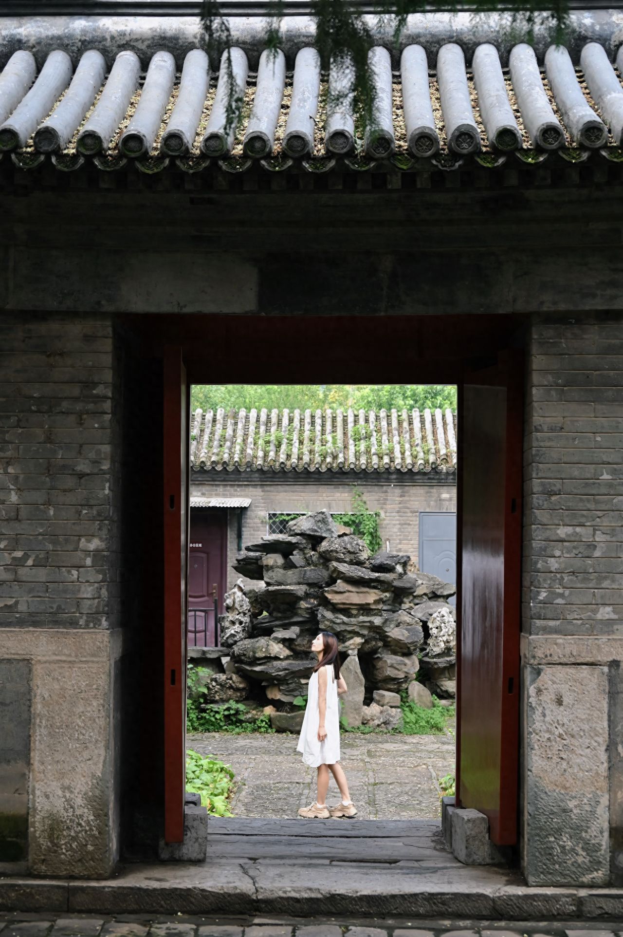 Photo by Beijing Xiangshan Park - Biyun Temple Rockery Stone Door Frame