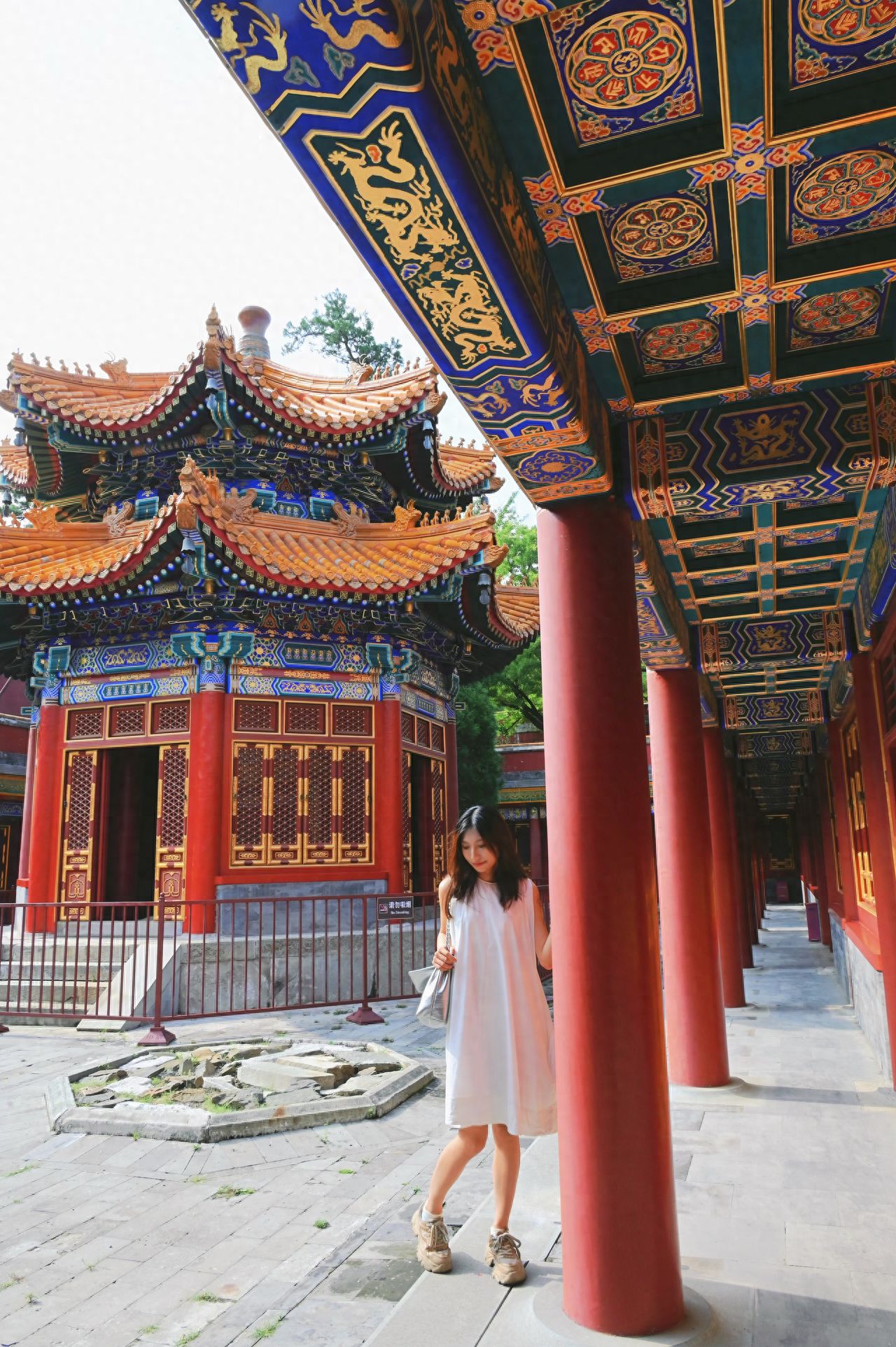 Photo by Fragrance Hill Park - Under the eaves of the Chinese-style architecture at the Zongjing Dazha Temple.