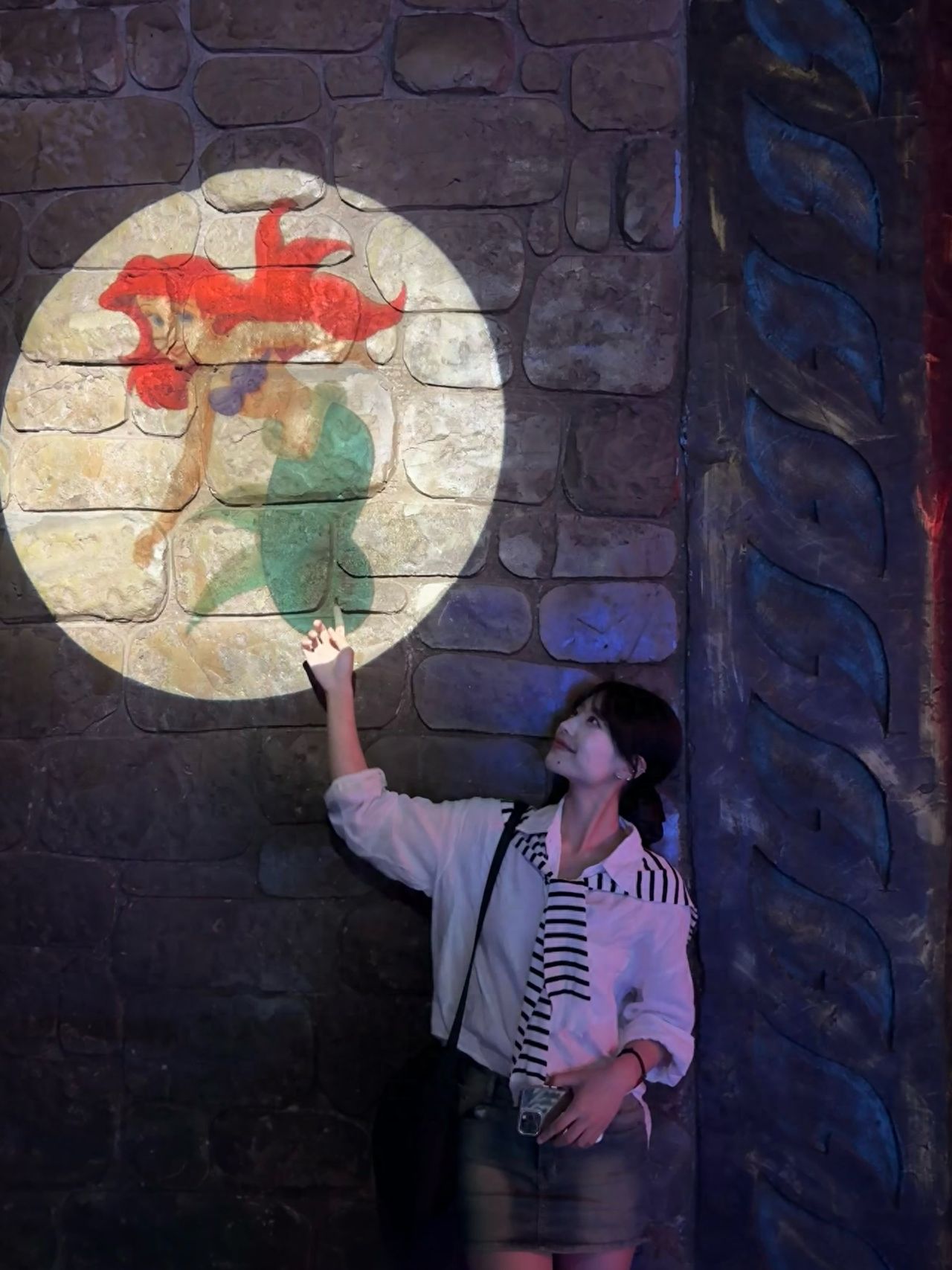 Pacific Ocean Underwater World Expo - Mermaid Projection — photo spot in Pacific Underwater World Expo, China