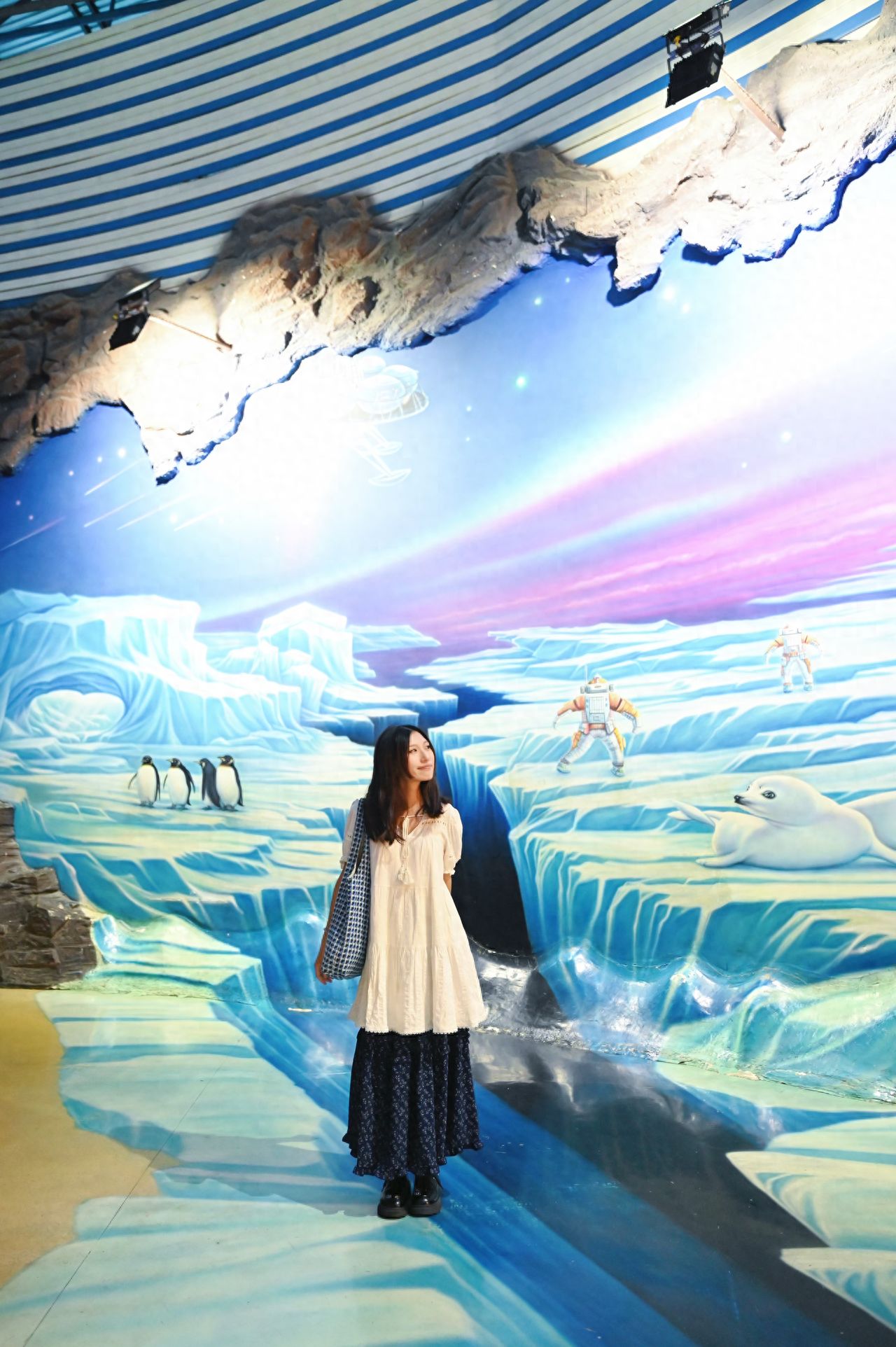 Photo by Beijing Aquarium - Glacial Wall Mural