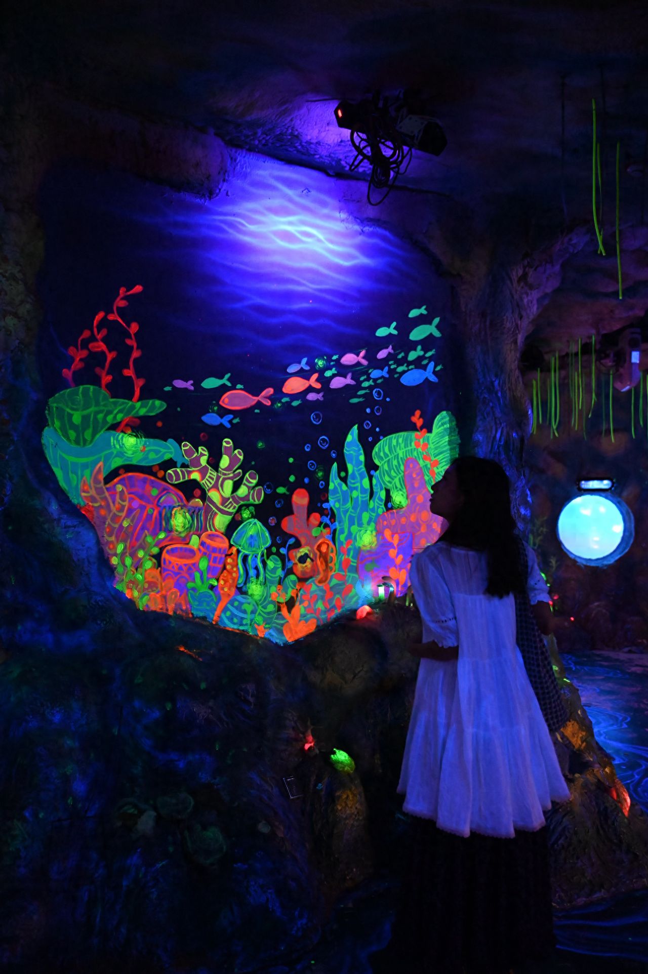 Photo by Beijing Aquarium - Fluorescent Murals