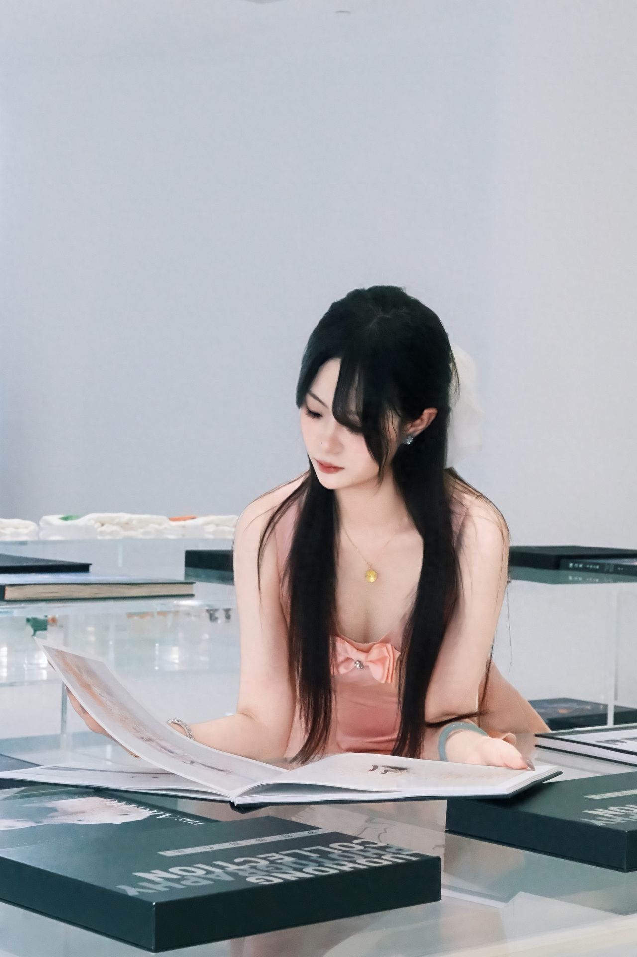 Photo by Luo Hong Photography Art Museum - Picture Album Browsing Station