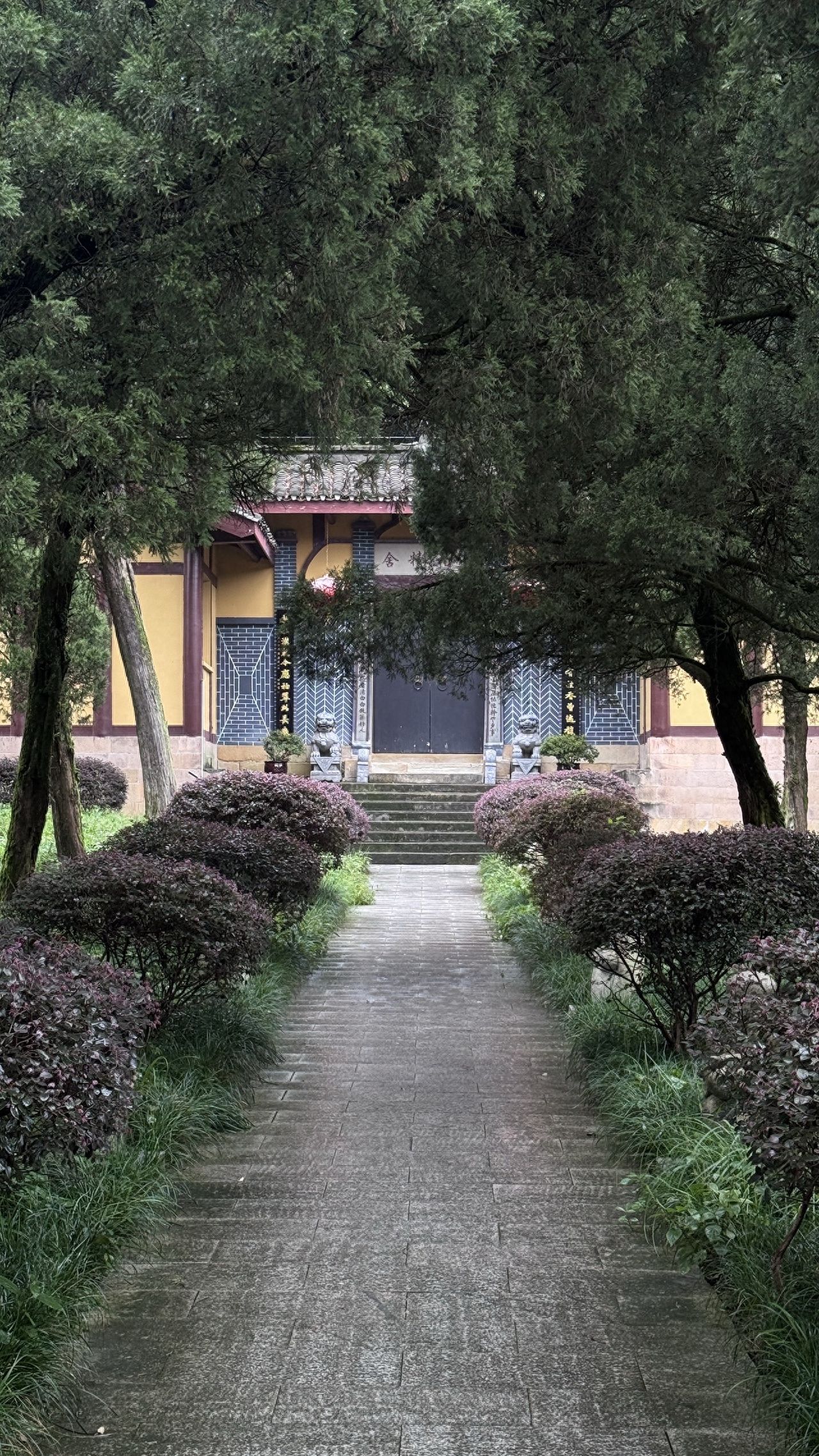 Photo by Jinyun Mountain Scenic Area – Ancient Building on Secluded Path  
