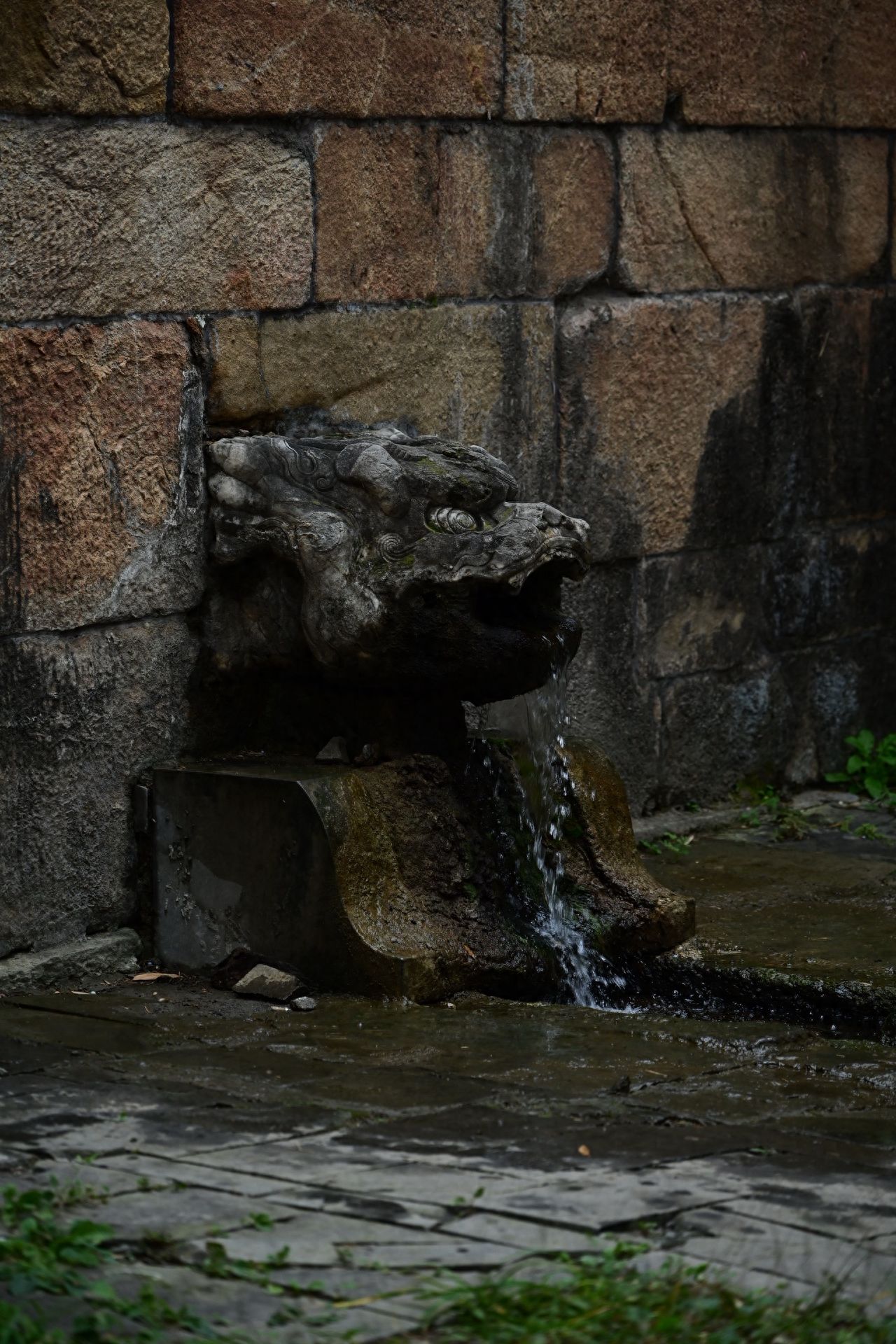 Photo by Fragrant Hills Biyun Temple - Animal Head Water Spouts and Stone Walls