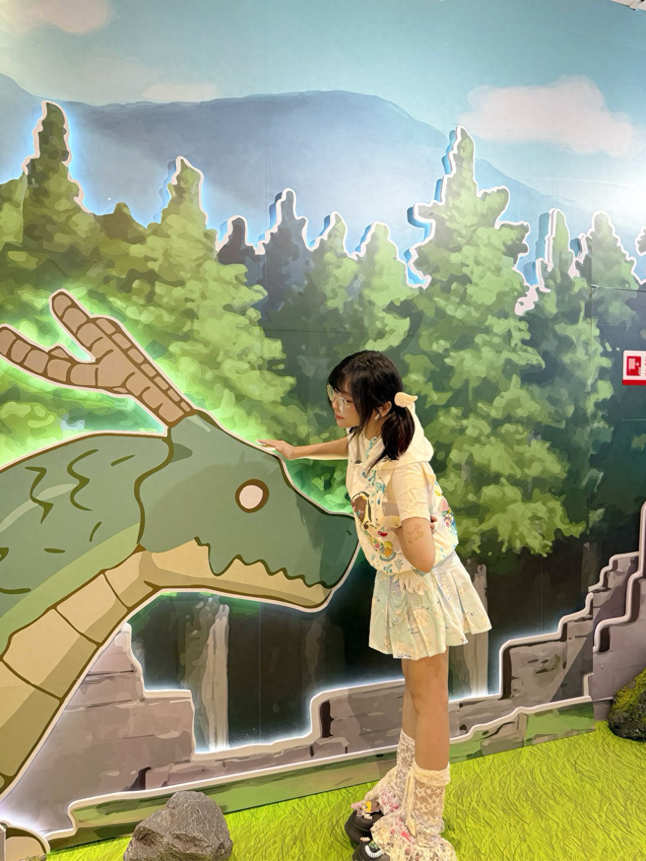 Photo by Chaoyang Joy City - Thor Dragon Body Dizzy Circle Standing Sign