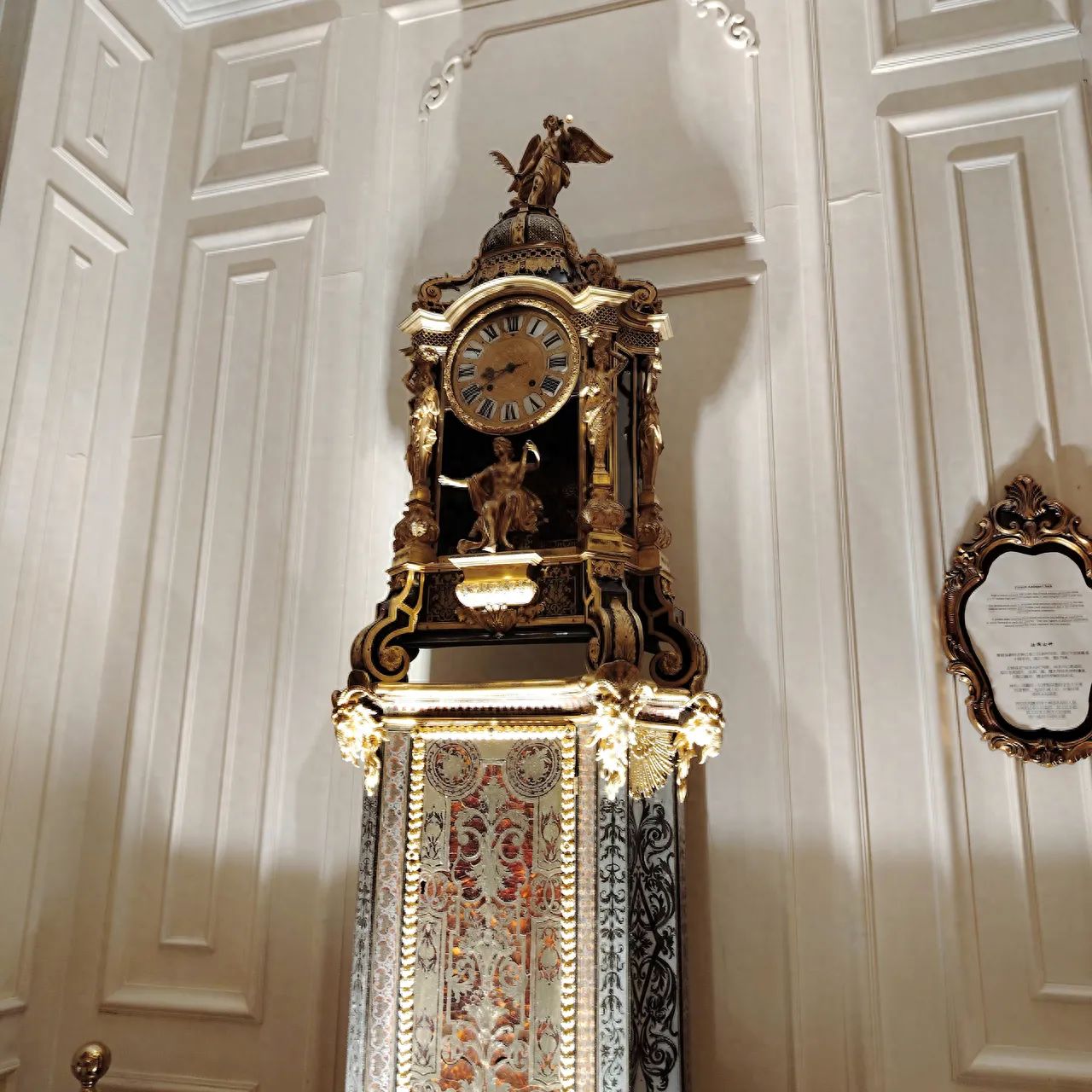 Photo by Beijing La Boutique Hotel - Antique Clock Decoration