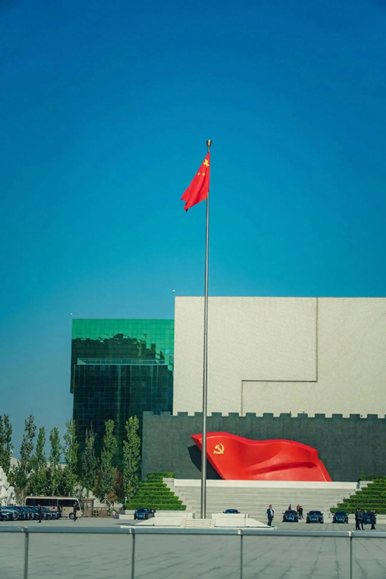 Photo by The Chinese Communist Party History Exhibition Hall - Open area in front of the flagpole