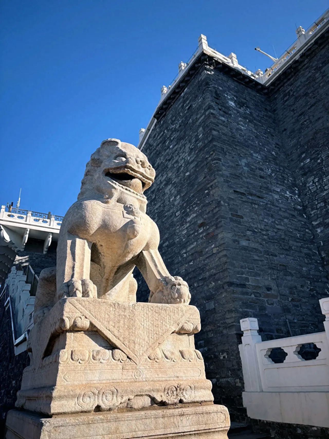 Photo by Beijing Zhengyang Gate - Stone Lions