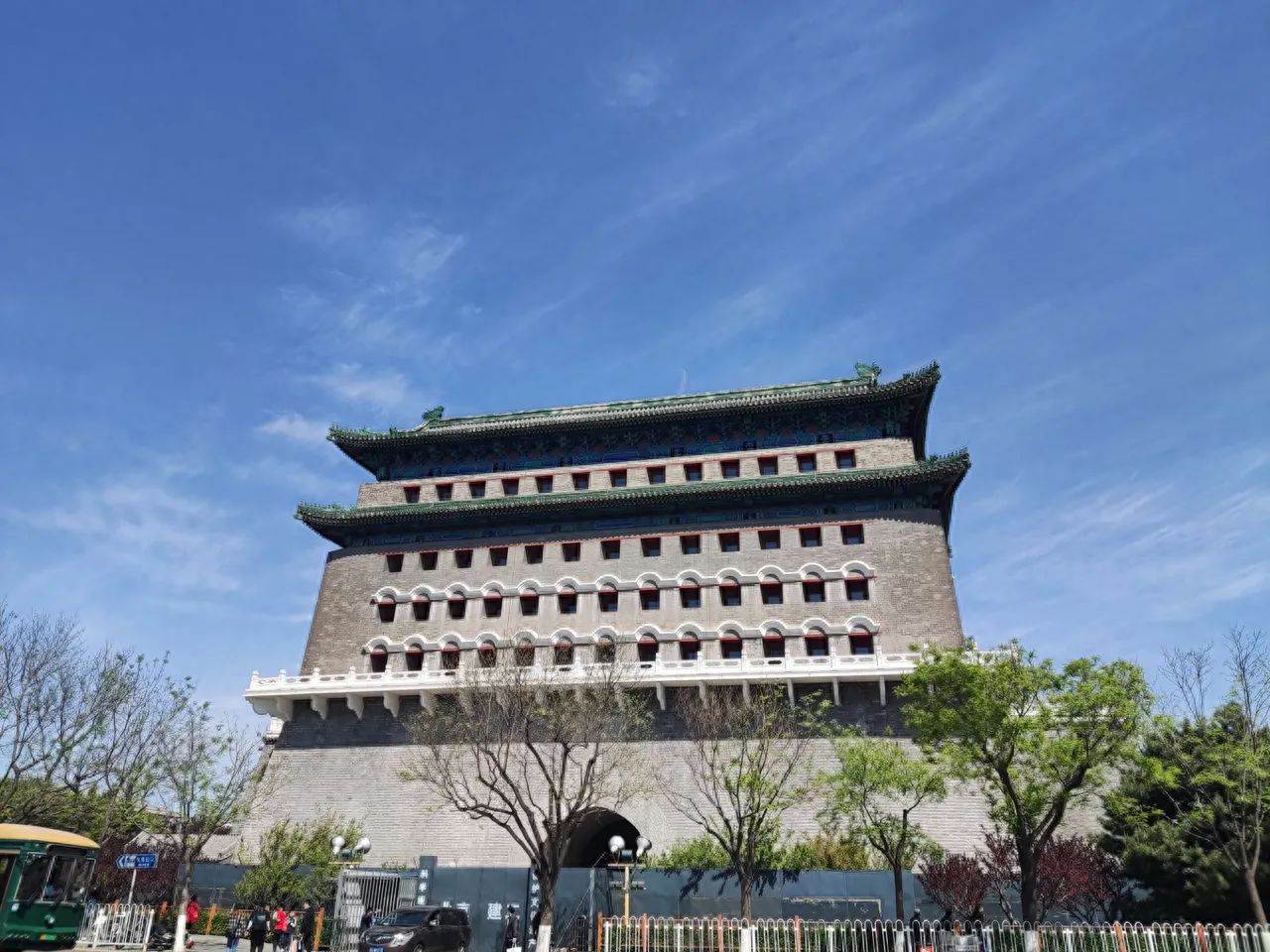 Photo by Zhengyangmen Arrow Tower - photograph the arrow tower from across the street