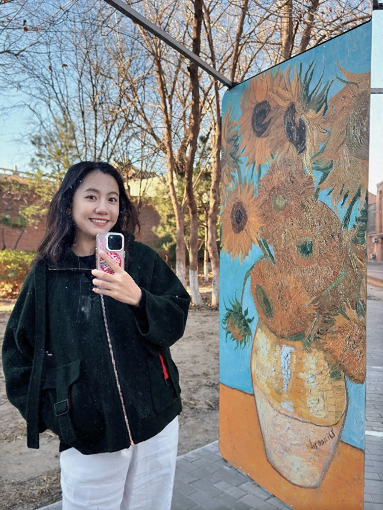 Photo by China Academy of Art Research Institute Oil Painting Department - Painting in the Mirror