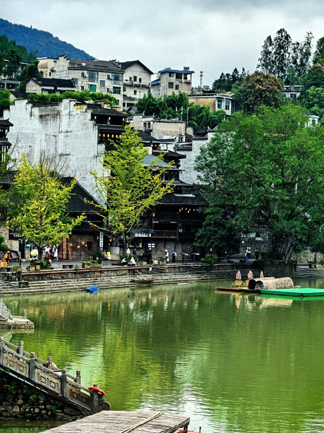 Photo by Biancheng Chaomeng - Lake Views and Ancient Architecture with Greenery