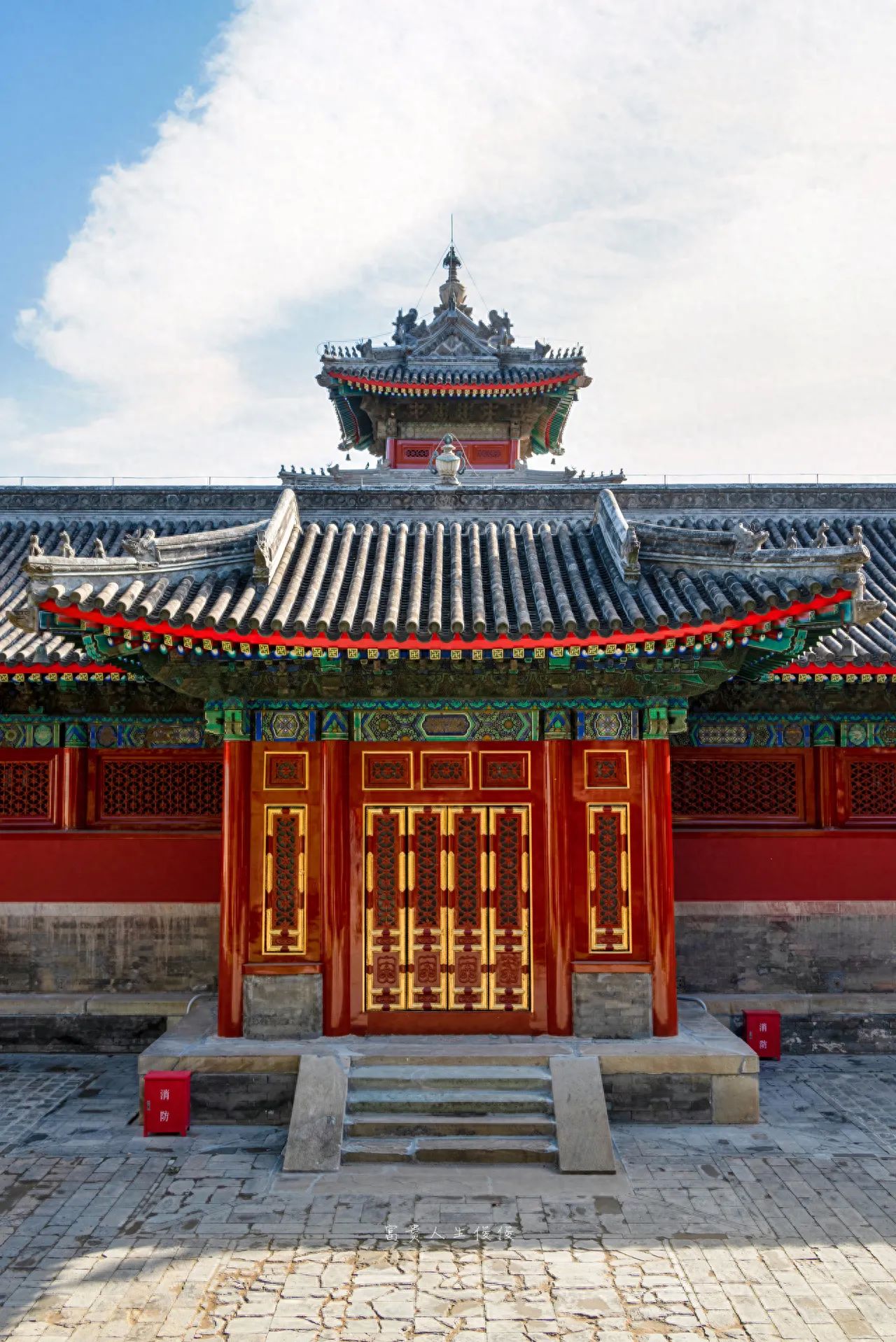 Photo by Fragrant Hills Biyun Temple - Back of the Arhat Hall