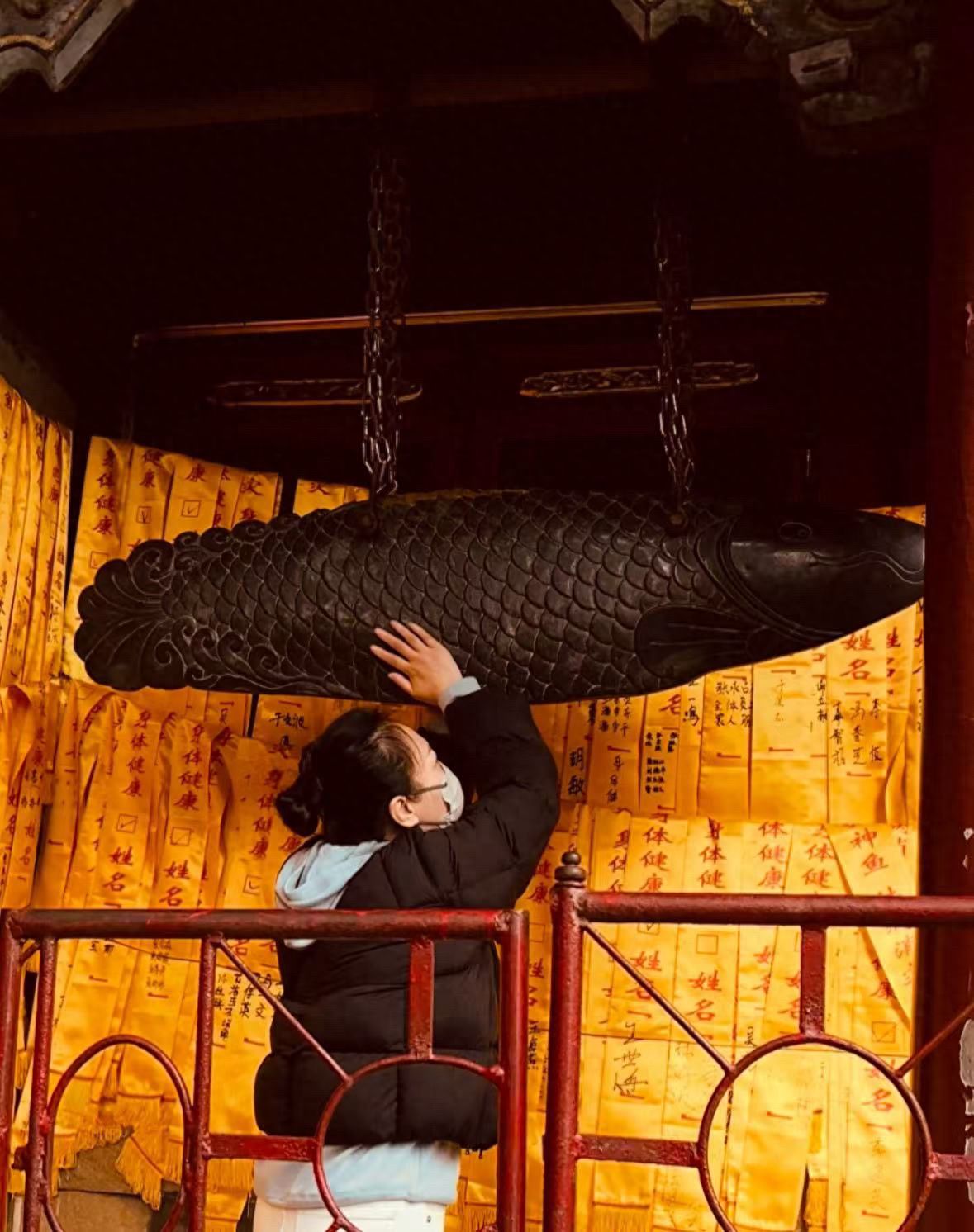 Photo by Tanzhe Temple - Take a photo with the Stone Fish and the Blessing Wall