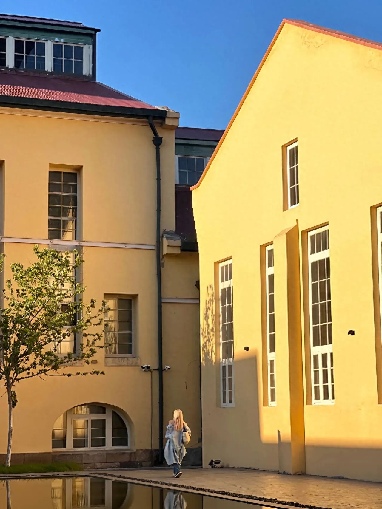 Photo by Beijing 491 Space - Take a photo with the yellow building