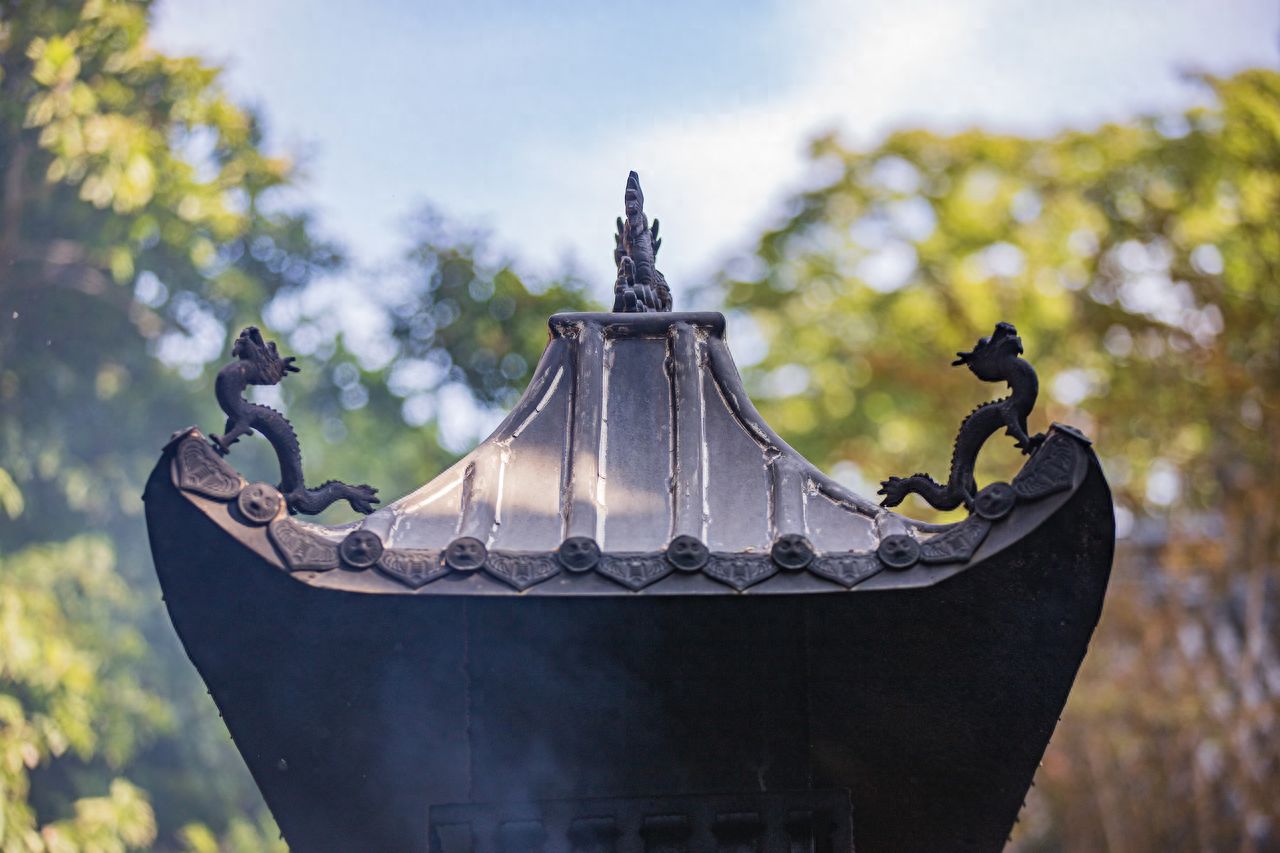 Photo by Tanzhe Temple - Incense Burner Peak Sculptures and Dragon-shaped Roof Creatures