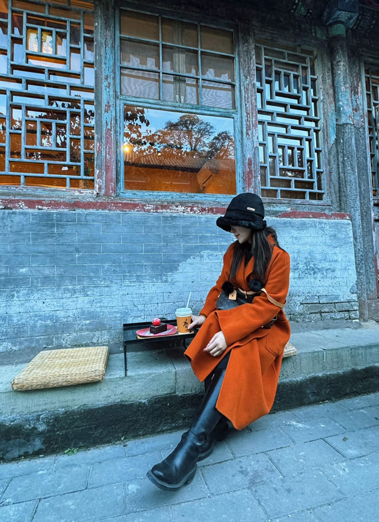 Photo by Tanzhe Temple - Take a photo with the brick wall lattice window.
