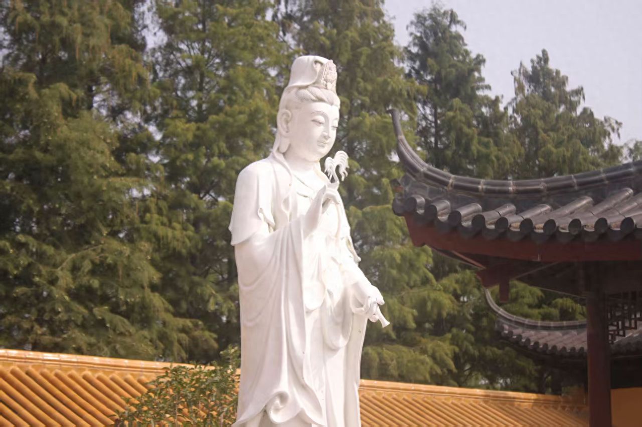 Photo by Guangliang Temple – Guanyin Bodhisattva Statue