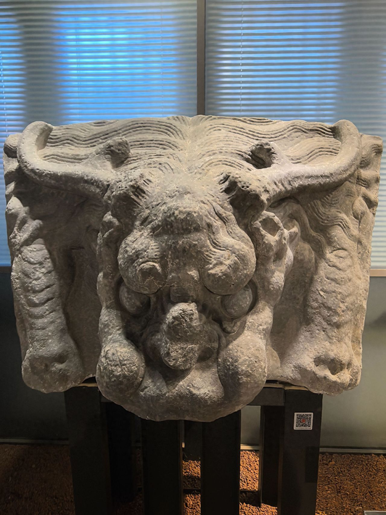 Photo by Beijing Five Pagodas Temple - Wooden Brackets with Carvings of Animals with Horns