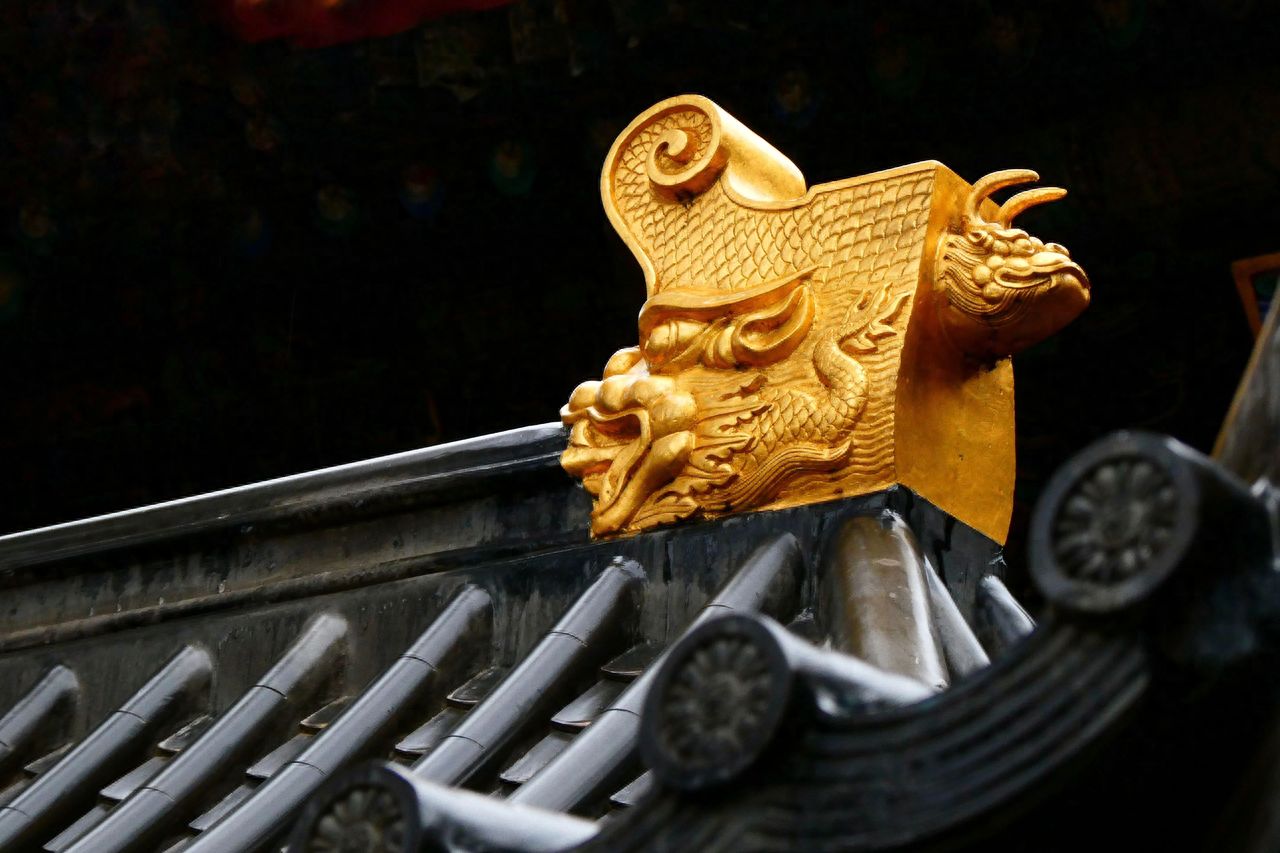 Photo by Tanzhe Temple - Golden Dragon Head Roof Ridge Creatures