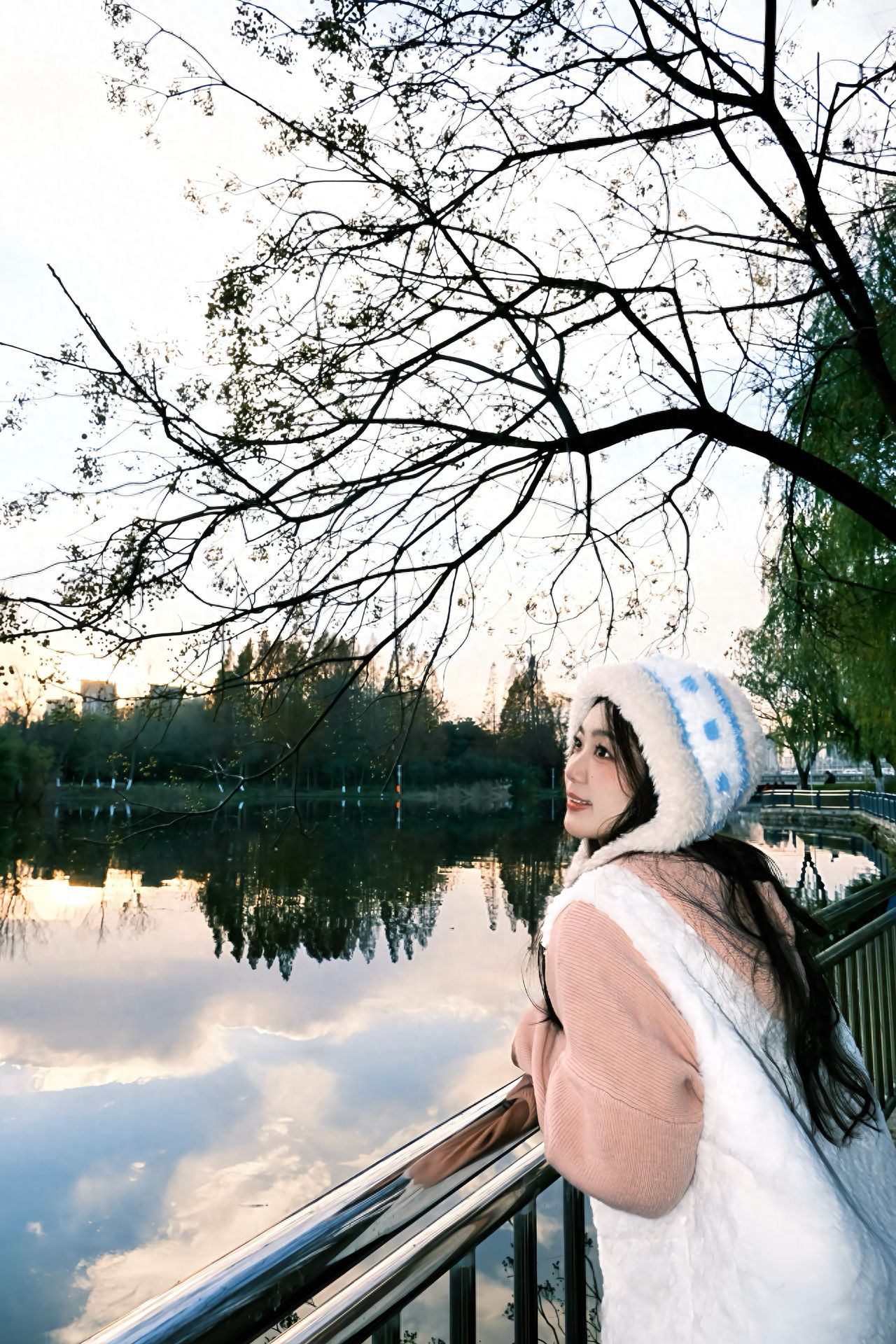 Photo by Zhumadian Zhidi Park - By the fence next to the lake